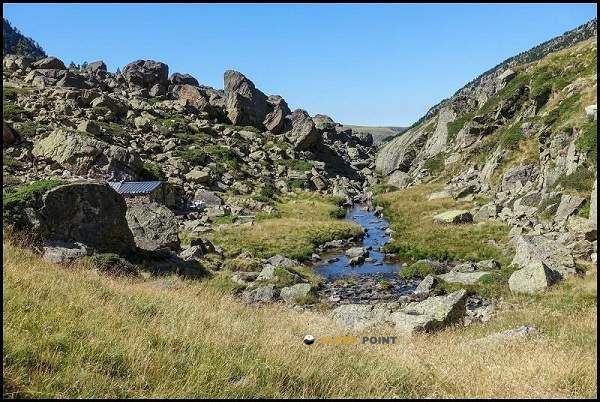 Refugio de montaña Cabane de la Rebenne en cabane ruinée de rebenne, aston, foix, ariège, occitania, francia metropolitana, 09310, francia