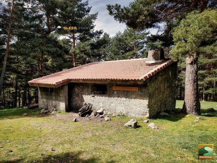 Refugio de montaña Refugio Libre la Vaqueriza en refugio libre la vaqueriza, camino del embalse del vado de las cabras, sexmo de el espinar, comunidad de ciudad y tierra de segovia, el espinar, segovia, castilla y león, 28479, españa