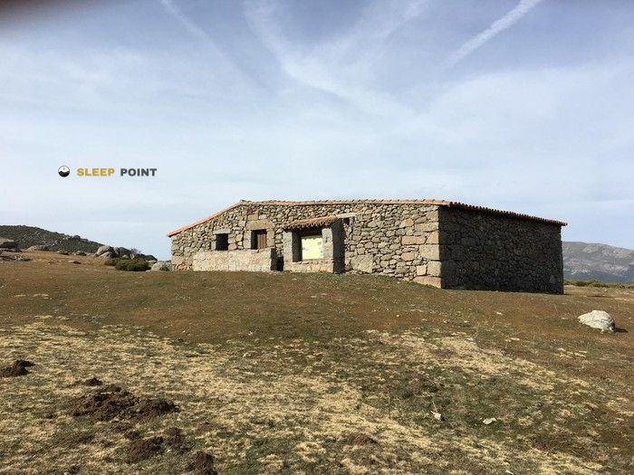 Refugio de montaña Refugio Pozo de la Nieve en refugio pozo de la nieve, ruta el pozo de la nieve pr-av 21, el tiemblo, Ávila, castilla y león, 05428, españa