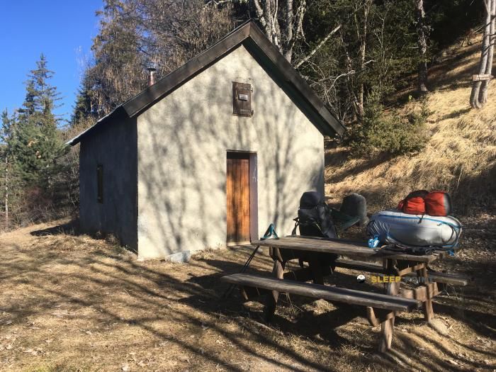 Cabane du Serpent mendiko aterpea le fau, seyne, digne-les-bains, alpes de alta provenza, provenza-alpes-costa azul, francia metropolitana, 04140, francia-n