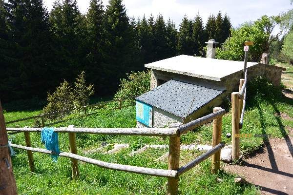 Mountain refuge Refuge de Bècet in refuge de bécet, route forestière colbert, quérigut, foix, ariège, occitania, francia metropolitana, 09460, francia