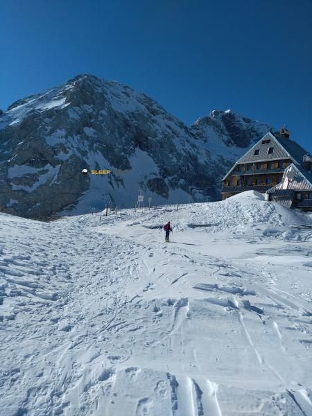 Mountain refuge Triglavski dom na Kredarici in jakob aljaž, 93, konjsko sedlo - kredarica, gorje, 4281, eslovenia