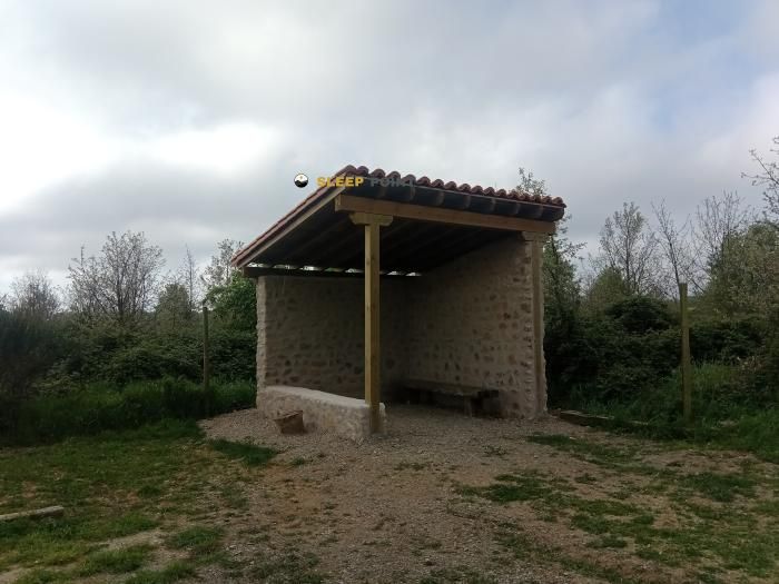 Mountain refuge Abri de Bastroncelos in camino de santiago francés, ciriñuela, cirueña, la rioja, 26258, españa