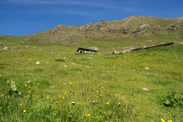 Refugio de montaña Rifugio Fontana Mura en rifugio fontana mura, rocca nalais, serre la croce, perosa argentina, turín, piamonte, 10063, italia