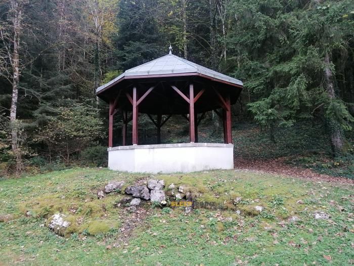 Refugio de montaña Abri de la Bretouze en rue de la bretouze, la beliere, oyonnax, nantua, ain, auvergne-rhône-alpes, francia metropolitana, 01100, francia