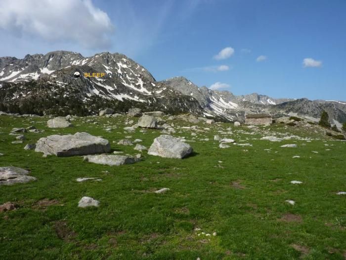 Refugio de montaña Cabane Setut en cabana de setut, gr 11, escaldes-engordany, ad700, principado de andorra