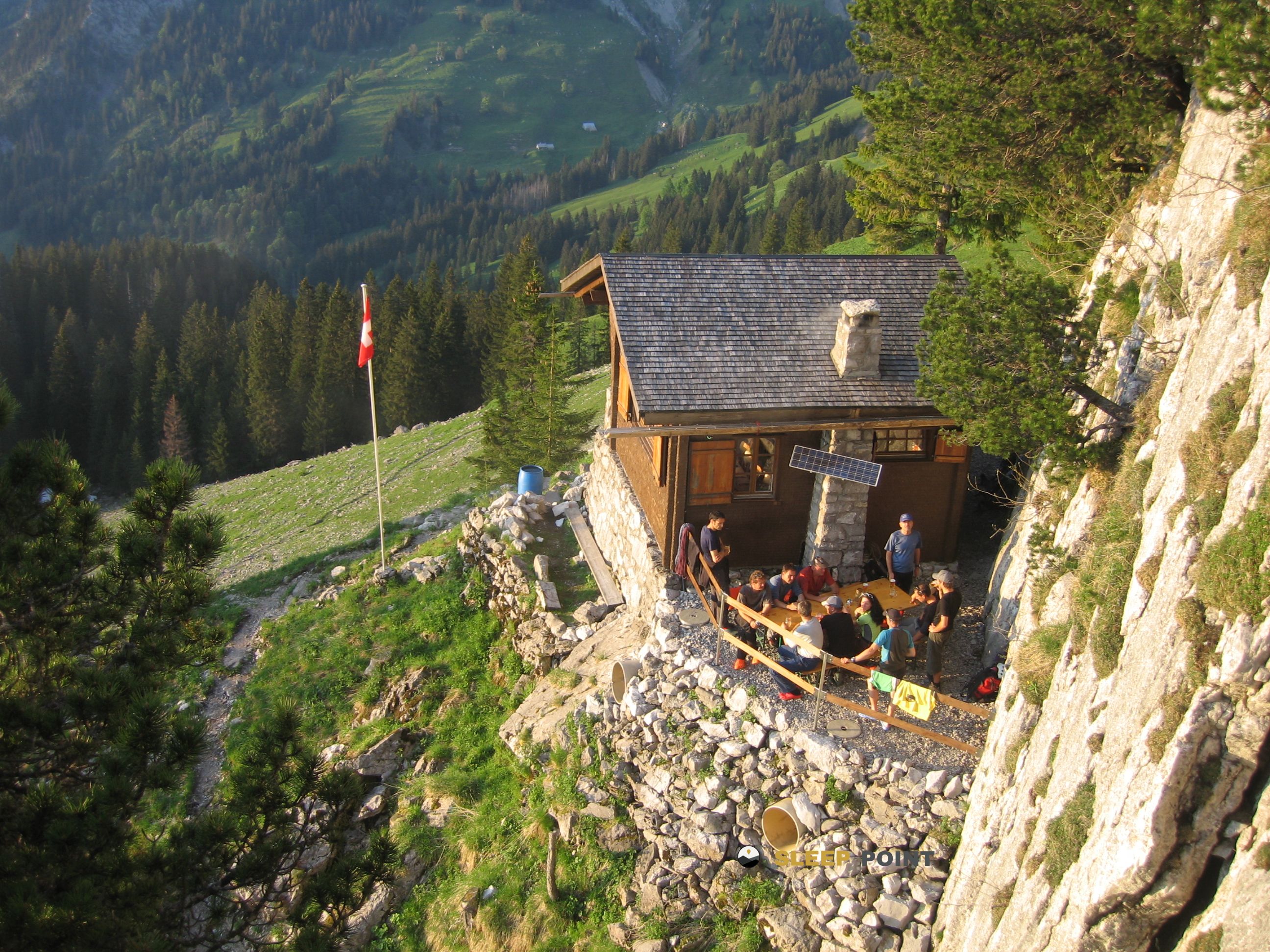 Refugio de montaña Bockmattlihütte en kletterhütte bockmattli, wanderweg, innerthal, march, schwyz, 8857, suiza